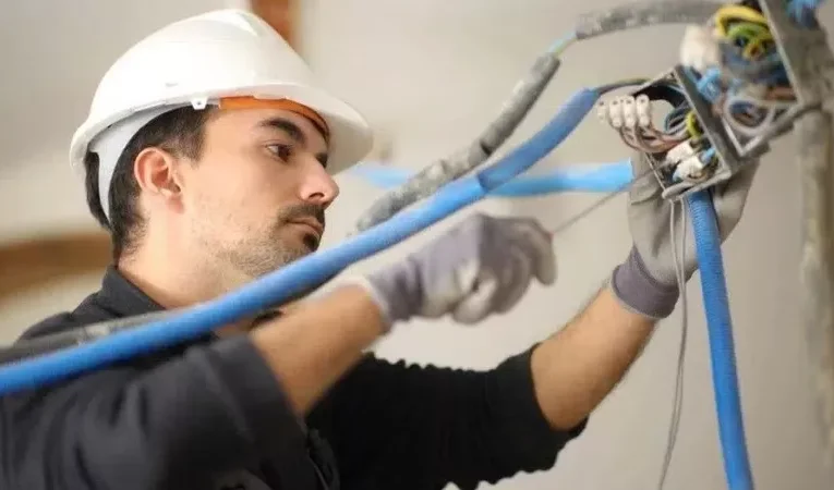 Why Hiring a Professional Electrician in Chelsea Is Key for Safety and Efficiency